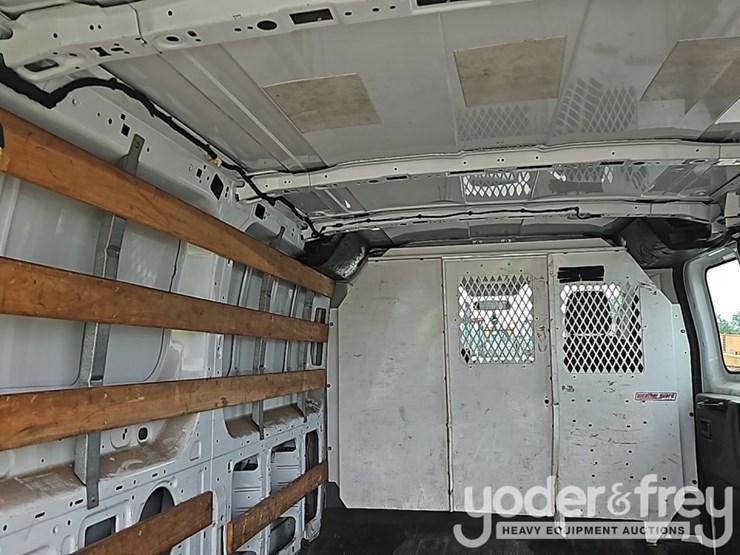 2015-ford-transit-image-14