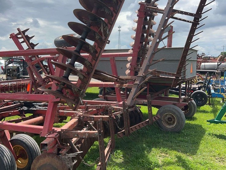 massey-ferguson-820-image-7