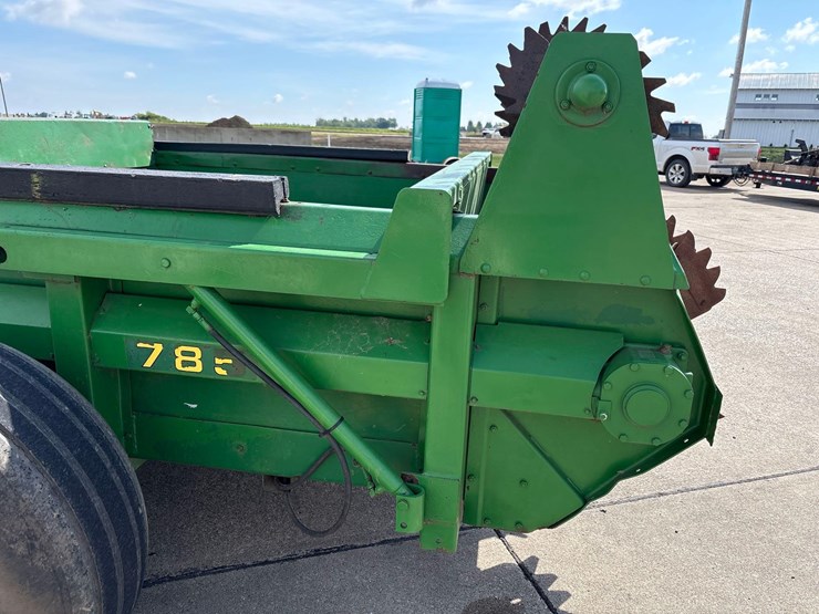 john-deere-785-image-23