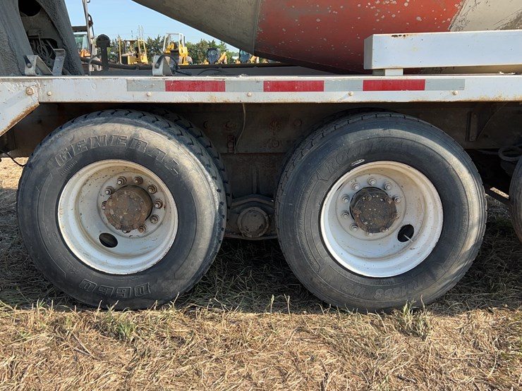 2001-mack-rd600-image-23