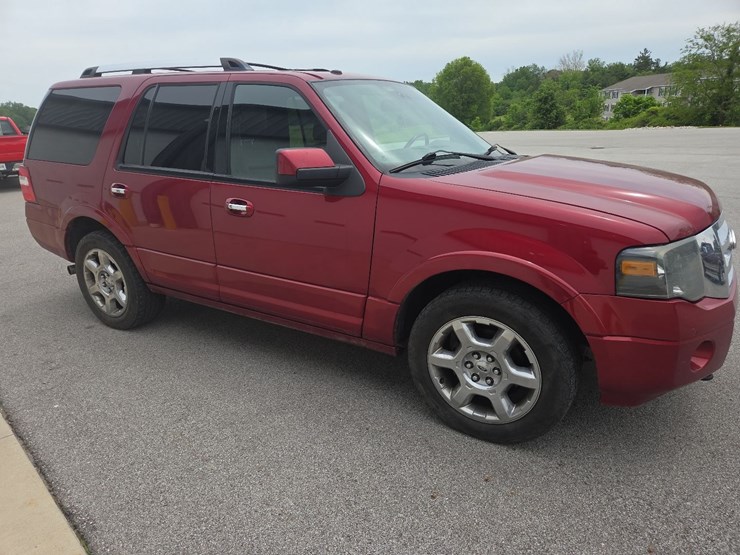 2013-ford-expedition-limited-suv-image-17