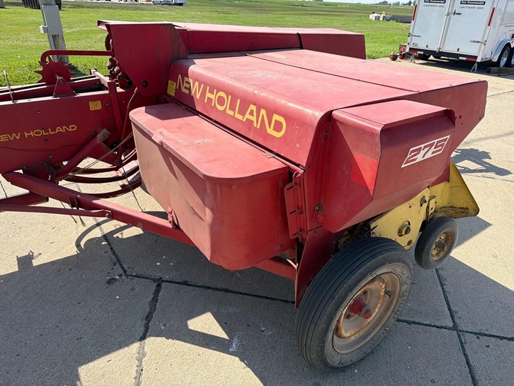 new-holland-275-image-18