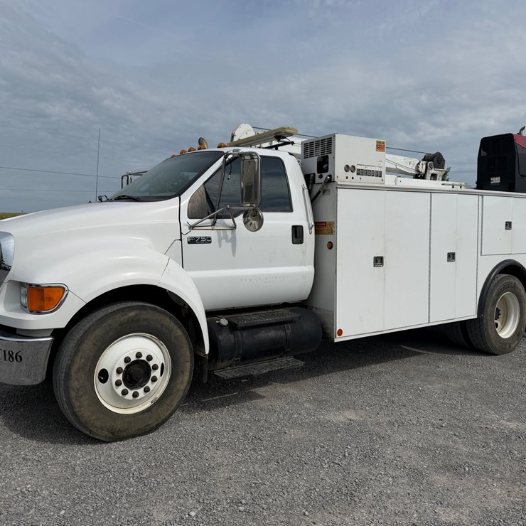 2008 FORD F750