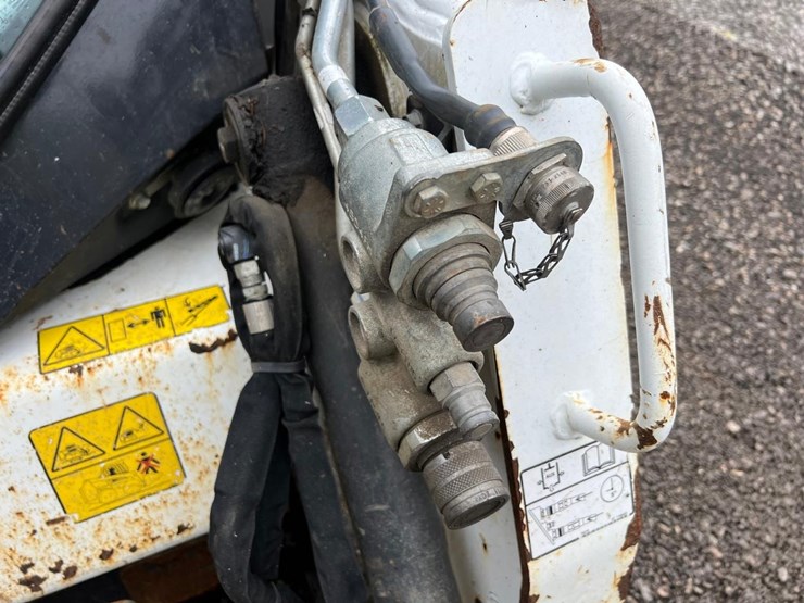 2021-bobcat-t450-image-12