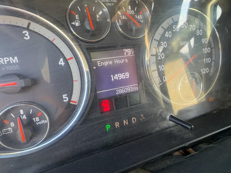 2011-dodge-3500-image-46