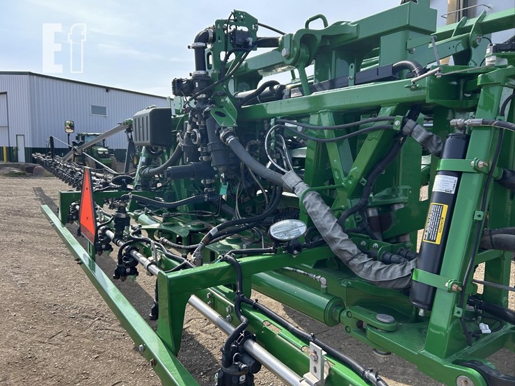 2020-john-deere-r4045-image-101