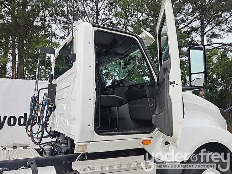 2019-international-lt-image-25
