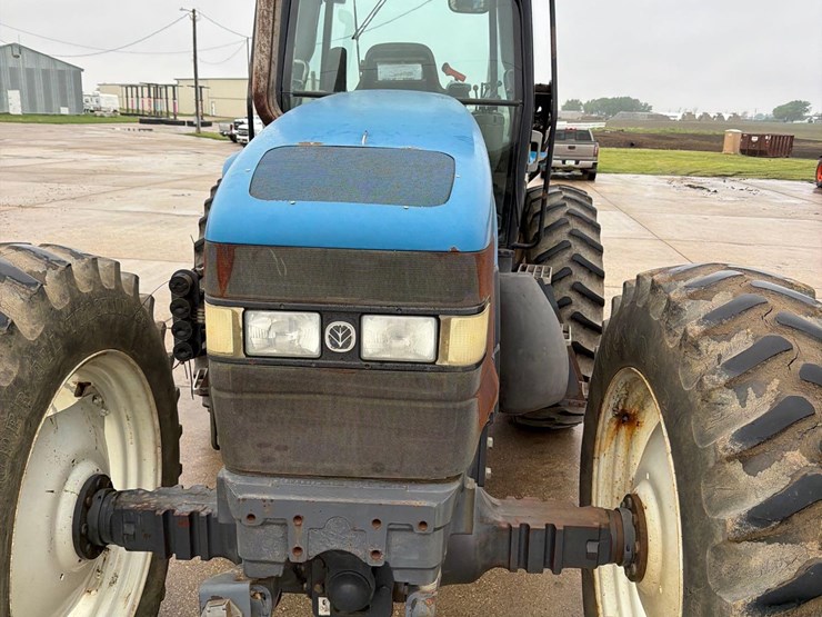 new-holland-tv140-image-28