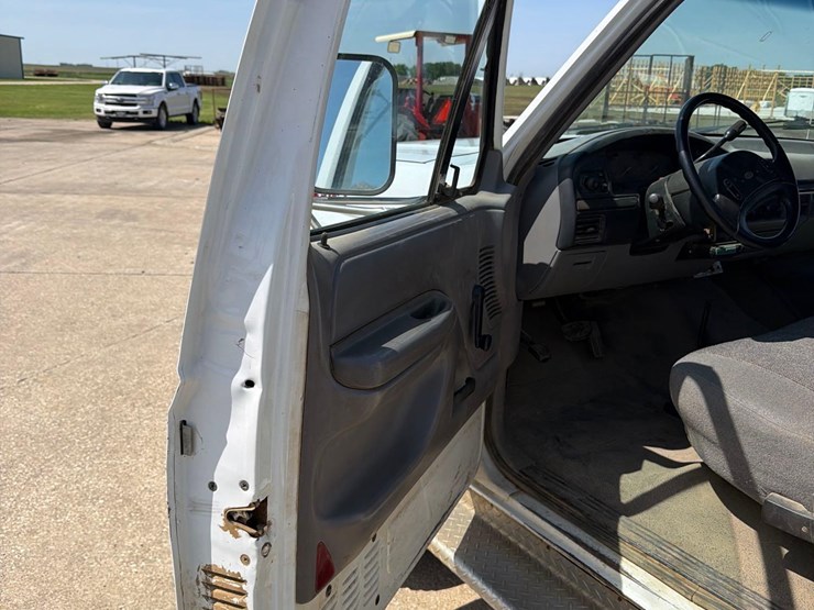 1996-ford-f350-image-32