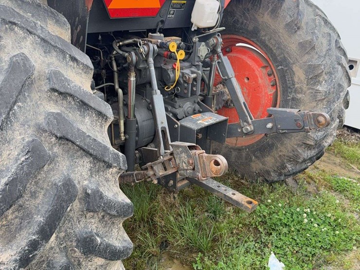 2023-kubota-m108s-image-10