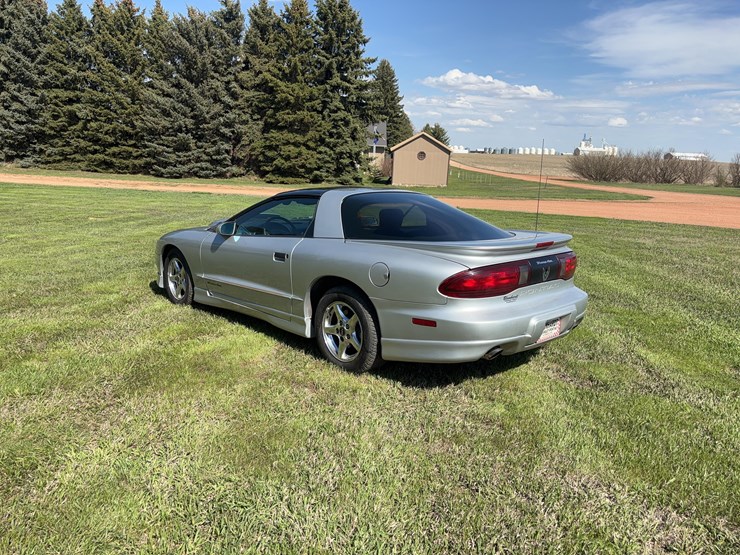 1997-pontiac-firebird-trans-am-coupe-image-7