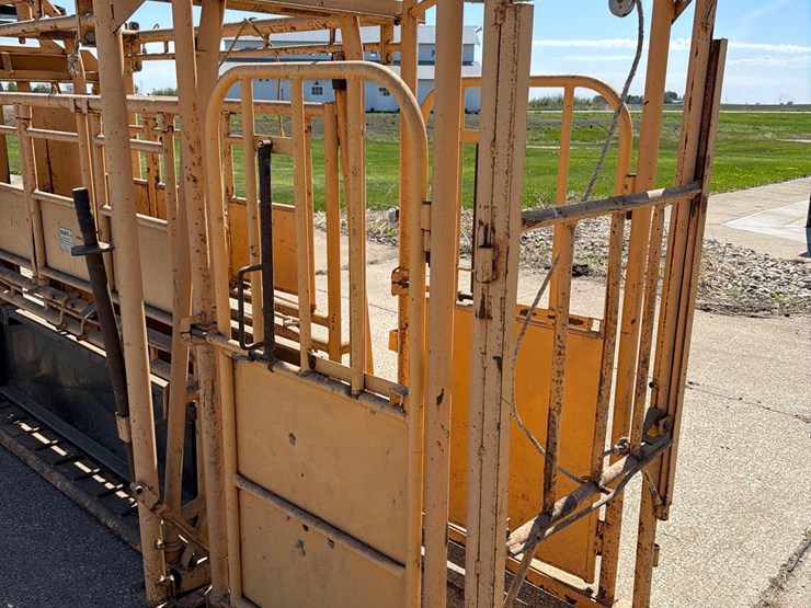 formost-6ft-long-working-chute-w/-palp-cage-image-8