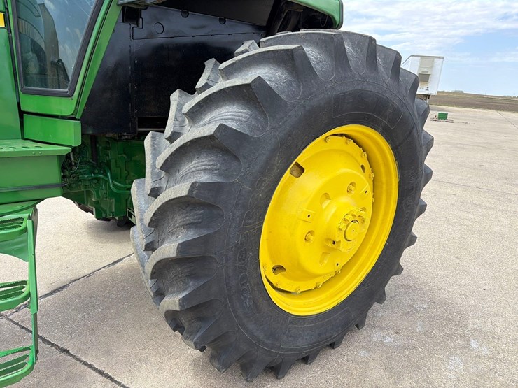 john-deere-4640-image-8