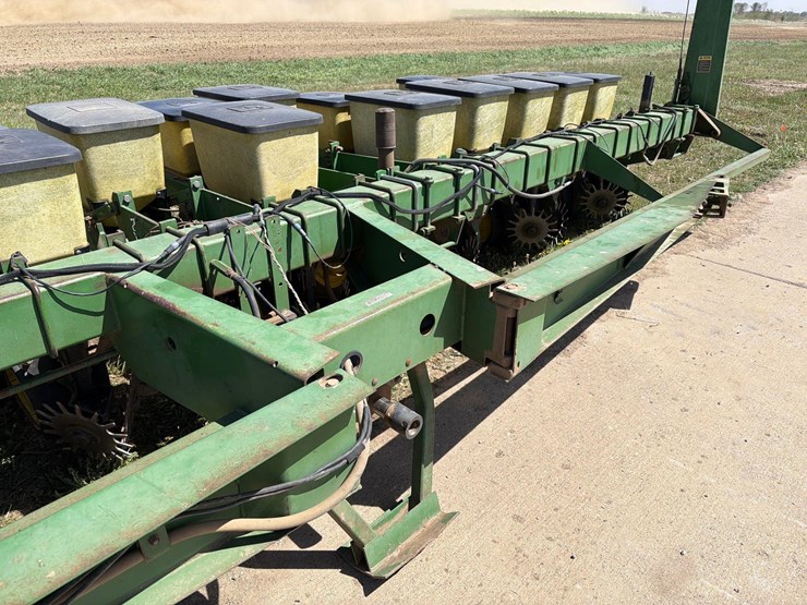 john-deere-7000-image-6