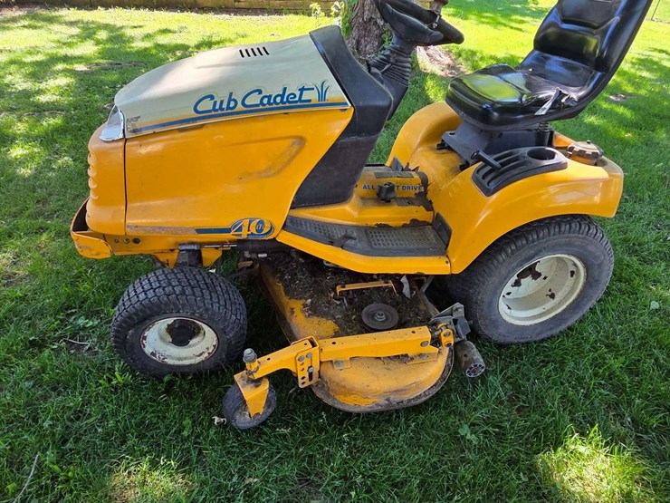 cub-cadet-3240-image-1
