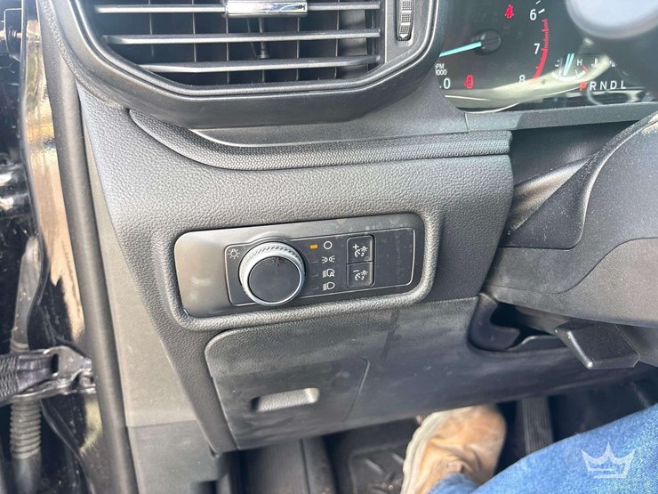 2020-ford-explorer-image-13