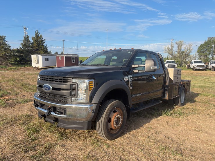 2018-ford-f450-xl-image-1
