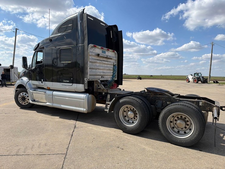 2009-peterbilt-387-image-5