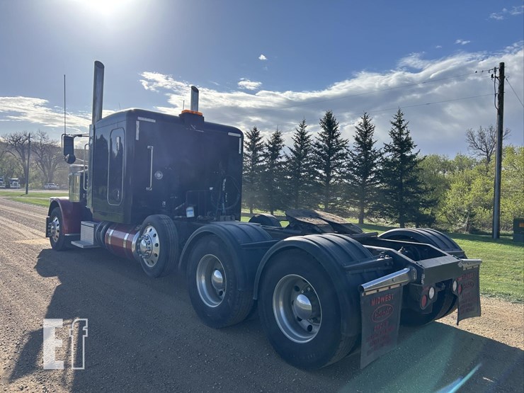 2017-peterbilt-389-image-7
