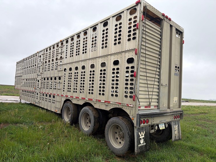 2001-wilson-livestock-trailer-image-4