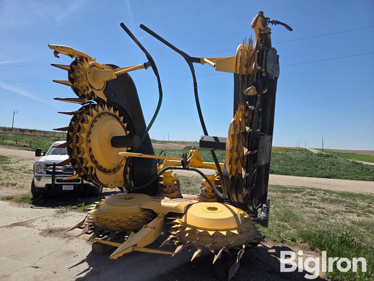2021-new-holland-fr850-image-2