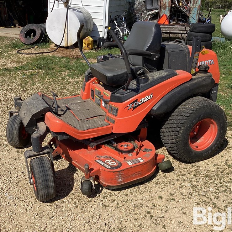 KUBOTA ZD326