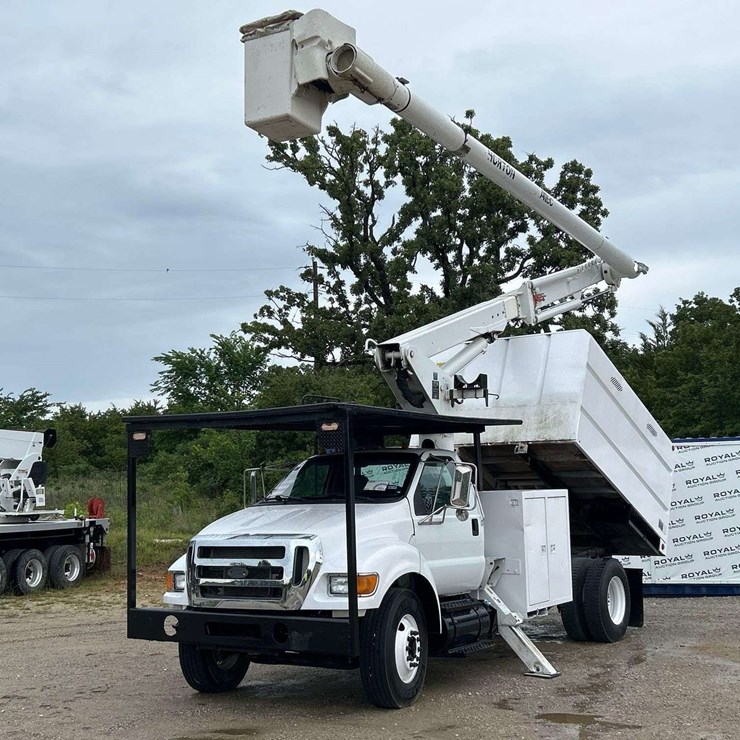 2015 FORD F750