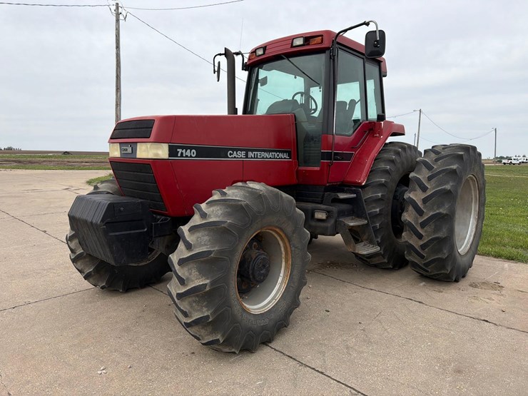 case-ih-7140-image-1