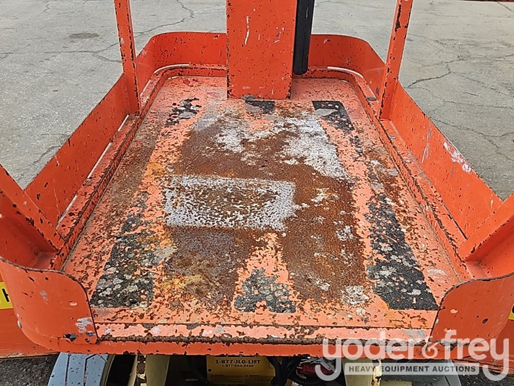 2016-jlg-1230es-image-15