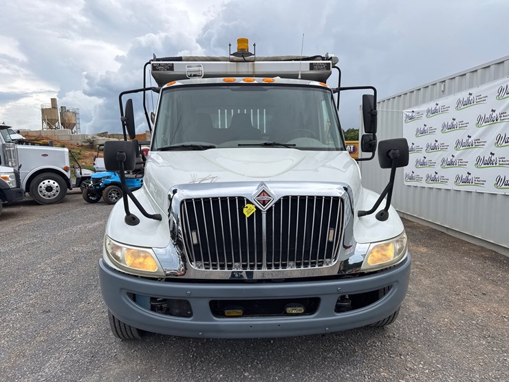 2014-international-durastar-4300-image-3
