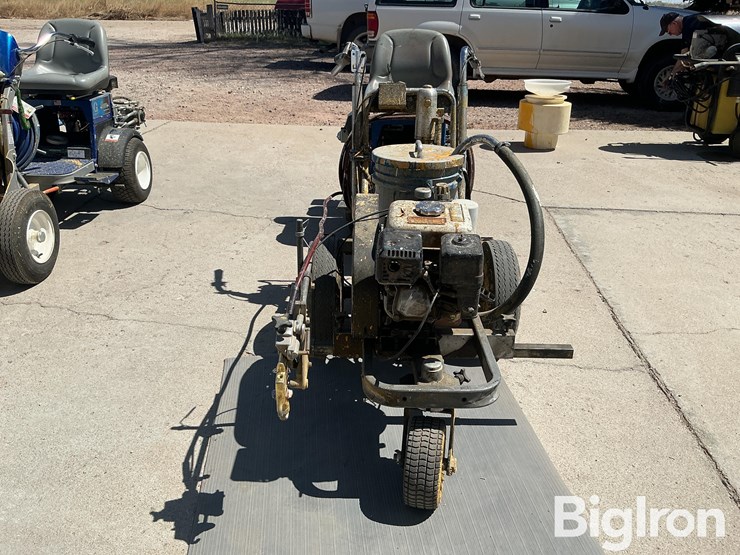 2004-graco-line-driver-6900-ride-on-striping-system-image-2