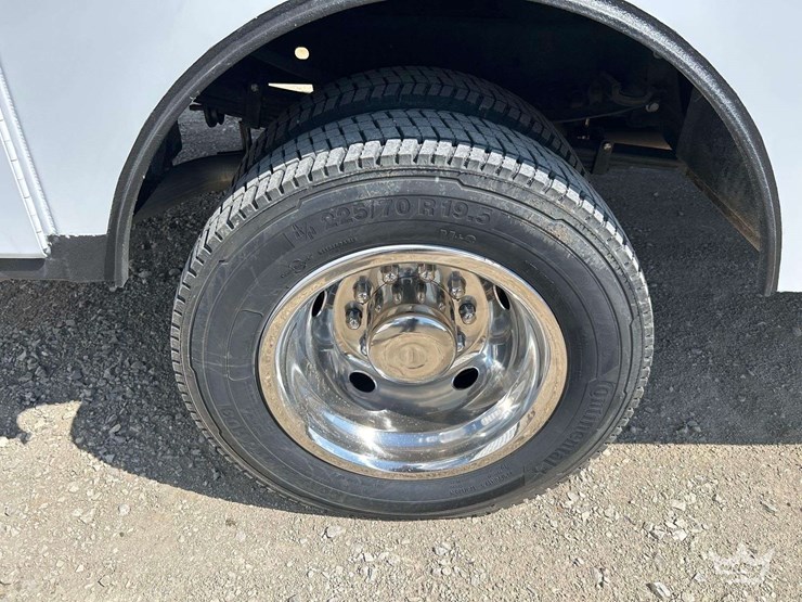 2023-ford-f550-image-44