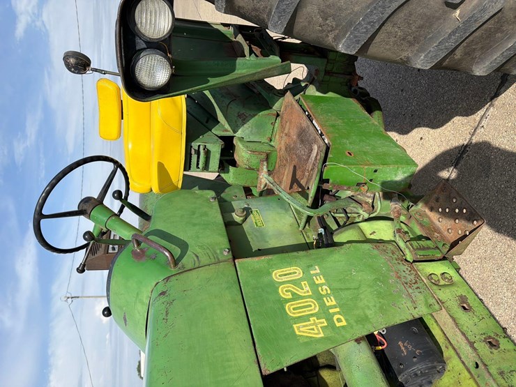 john-deere-4020-image-32