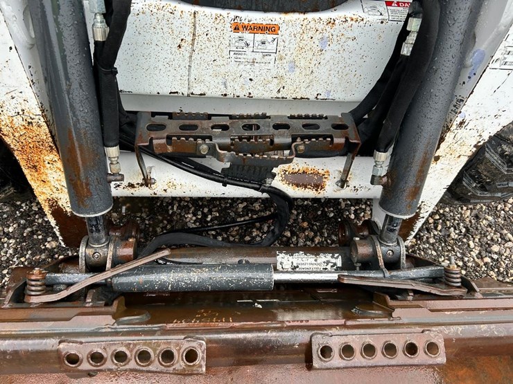 2017-bobcat-s550-image-10