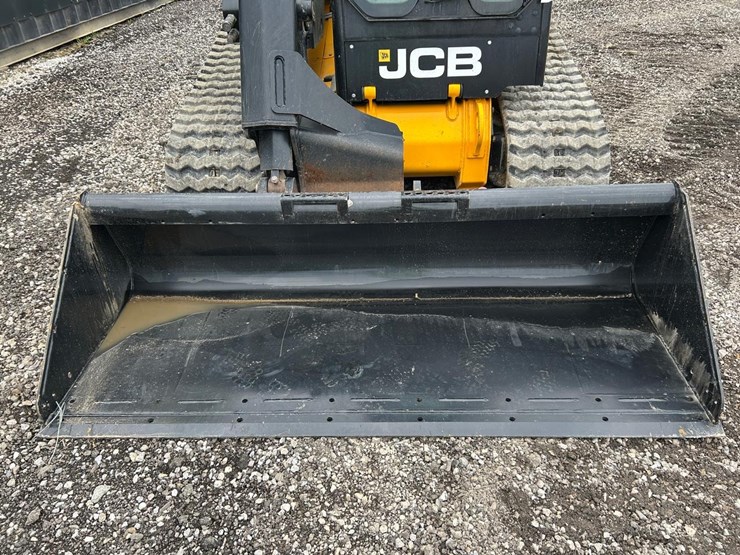 2023-jcb-3ts-8t-image-9