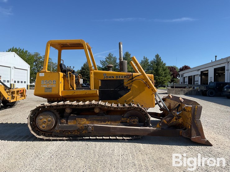 1990-deere-850b-image-4