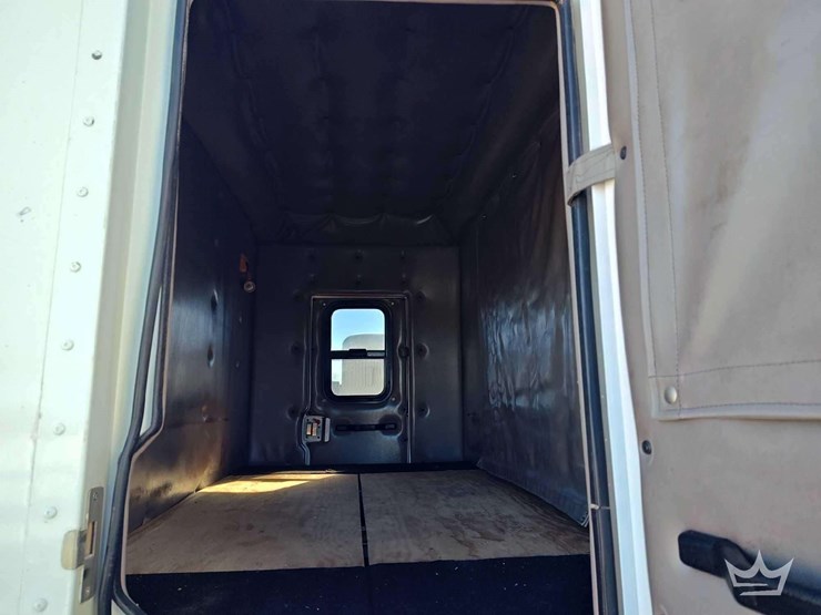 2012-kenworth-t800-image-33