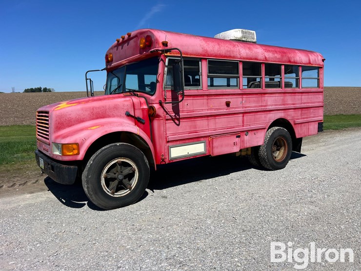1991-international-3700-image-1