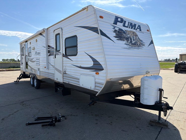 2011-puma-31ft-bumper-hitch-camper-image-3