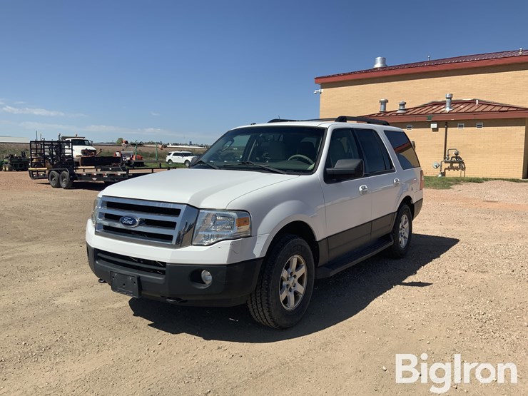 2013-ford-expedition-xlt-image-1