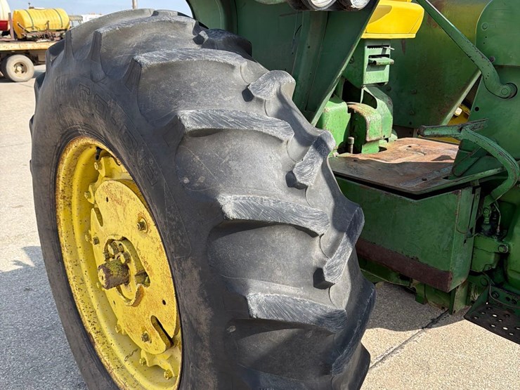 john-deere-4020-image-19