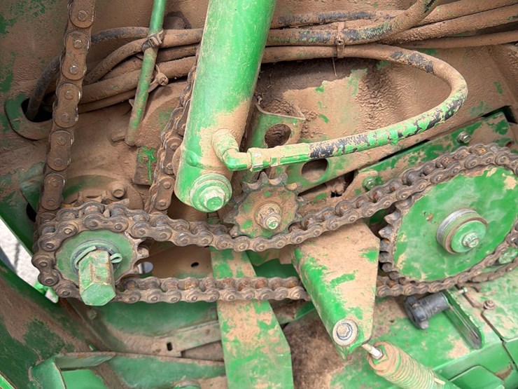 john-deere-568-image-32
