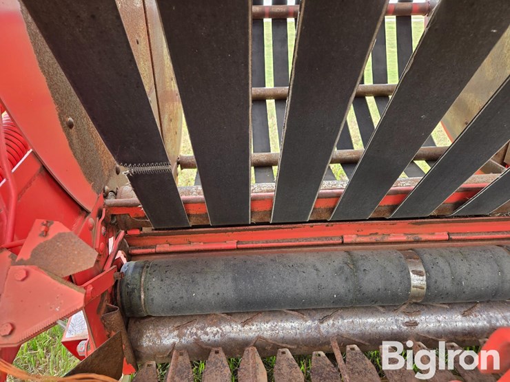 hesston-5800-image-13