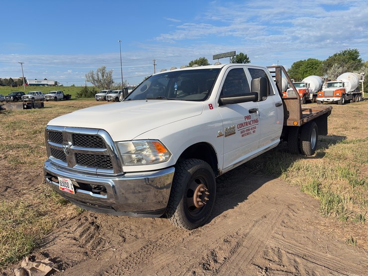 2014-dodge-3500-image-1