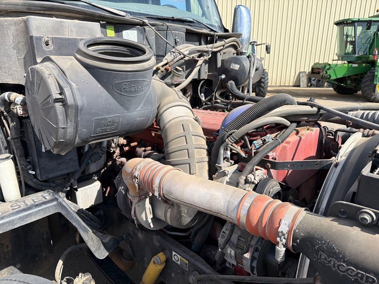2009-peterbilt-387-image-59