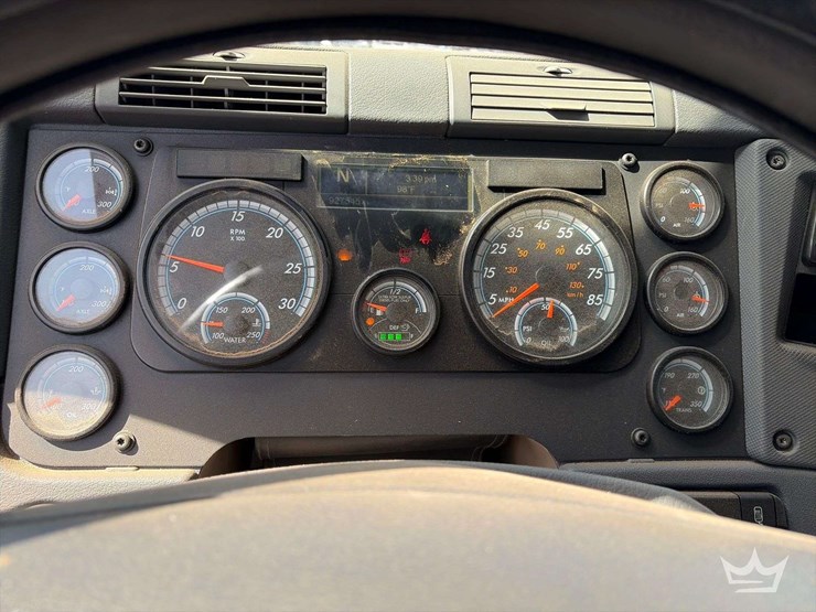 2018-freightliner-cascadia-125-image-13