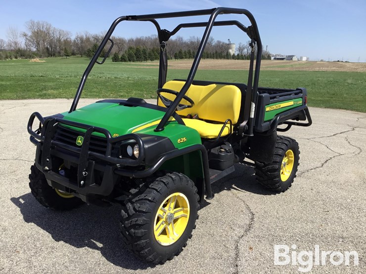 2011-john-deere-gator-image-1