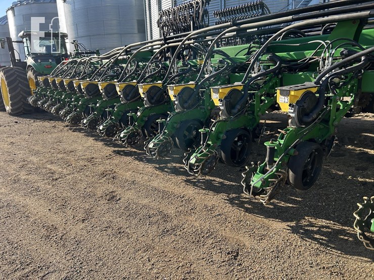 2023-john-deere-db90-image-87