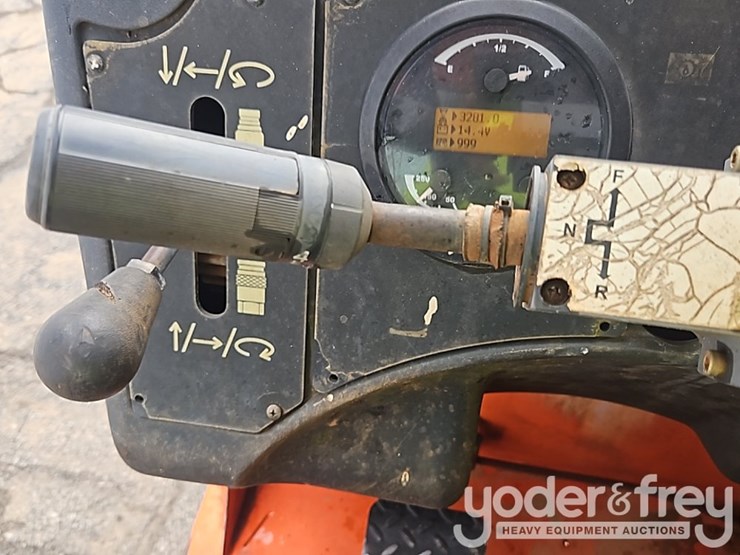 2016-jlg-g6-42a-image-31
