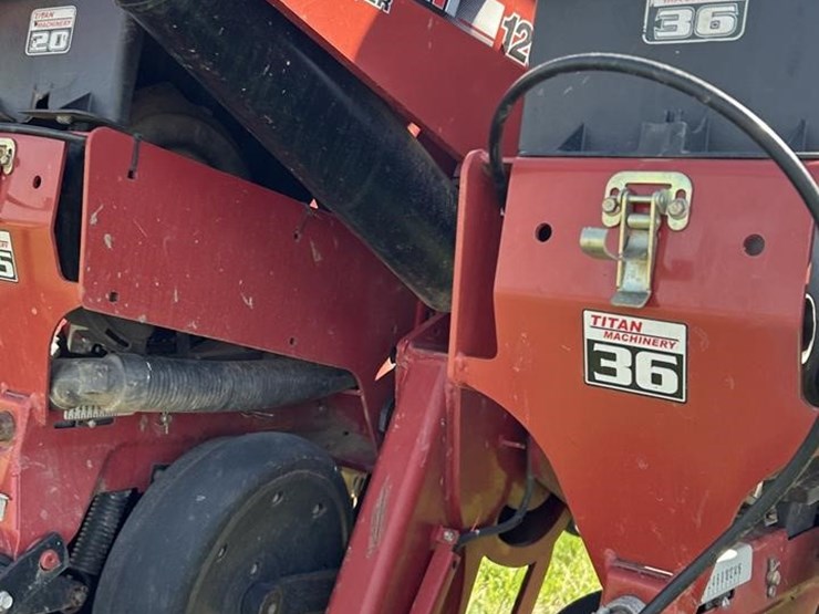 2015-case-ih-1265-image-76